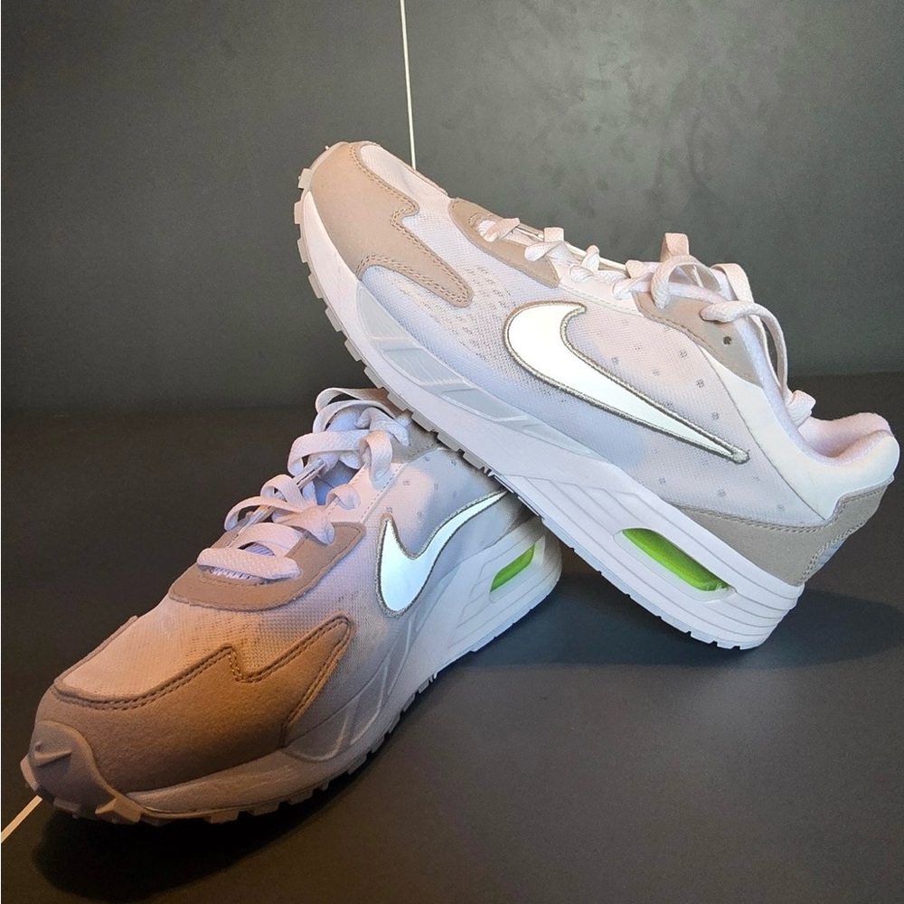 Womens Nike air max solo